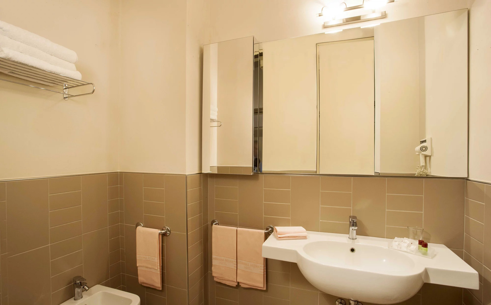 media.Slide-Suite-04-Hotel-Giovanna-Regina-Gabicce